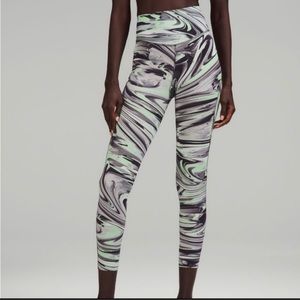 Lululemon Base Pace HR Running Tight 25"
NWT Size 4 Paint Glide Warp Multi